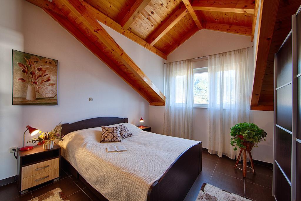 Guesthouse Ksenija Komiža Chambre photo